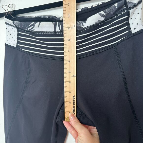 Lululemon Black Wide Leg Crop Legging Floral Stripe Black and White Waistband 6 - Picture 7 of 9